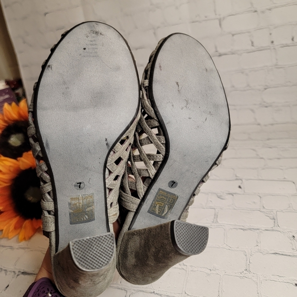 Anthropology Farylrobin Gray Suede Cage Sandles Size 7 - Picture 7 of 7